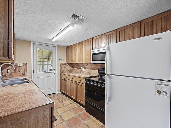 5th image of 4201 Cooper Ln APT A