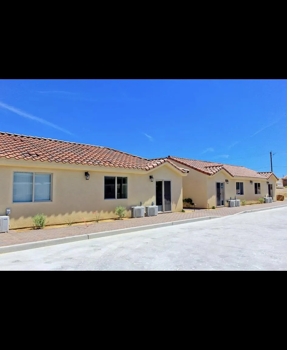 1301 Lobo Dr — Photo 1