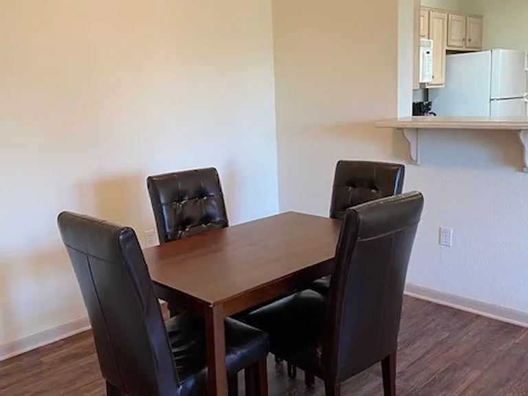 913 Westridge Dr #18 — Photo 6