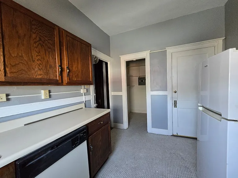 Cavalier Apartments — Photo 77