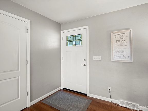 3rd image of 2098 Brookridge Dr