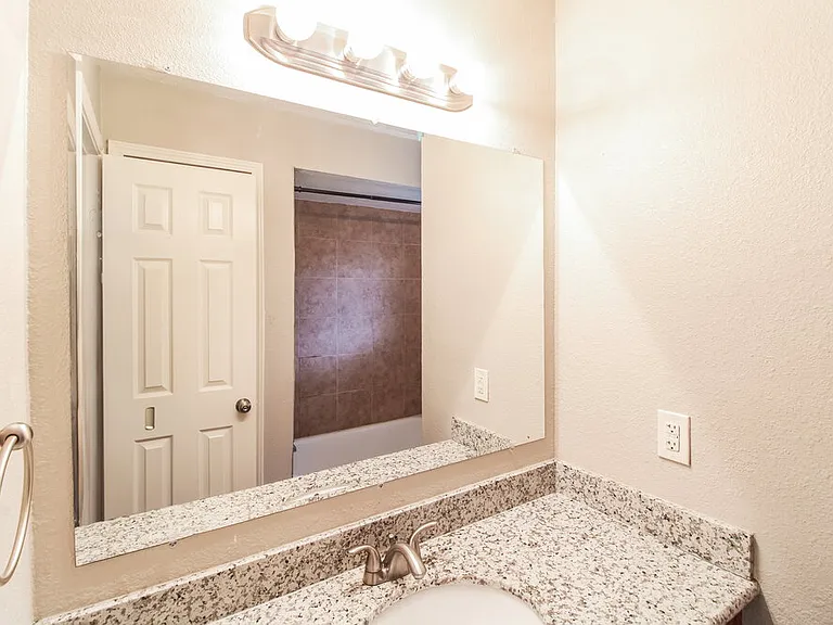 3206 Teakwood Cir — Photo 14