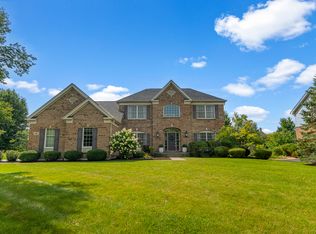 15 Glacier Cir, South Barrington, IL 60010