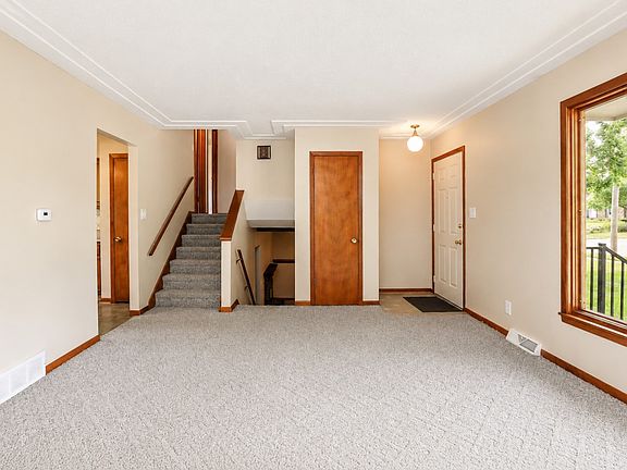 3rd image of 3231 Summit Vista Dr