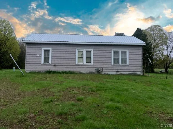 1634 County Route 8, Fulton, NY 13069