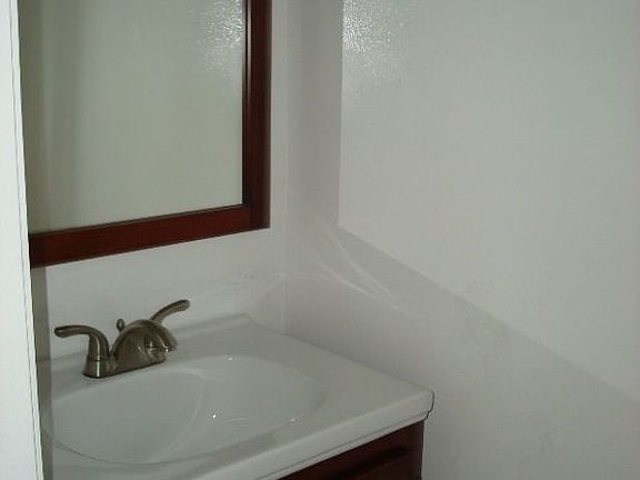4th image of 2940 Edgehill Ln