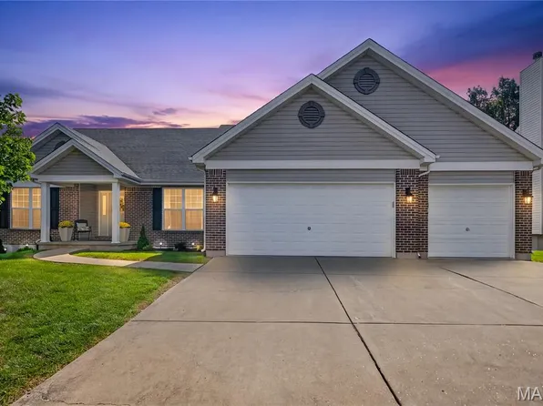 1314 Brighton Crest Dr, O'Fallon, MO 63366