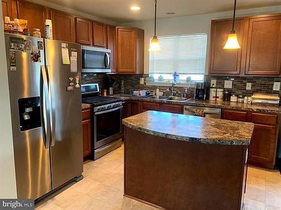 4th image of 2341 Drake Ln