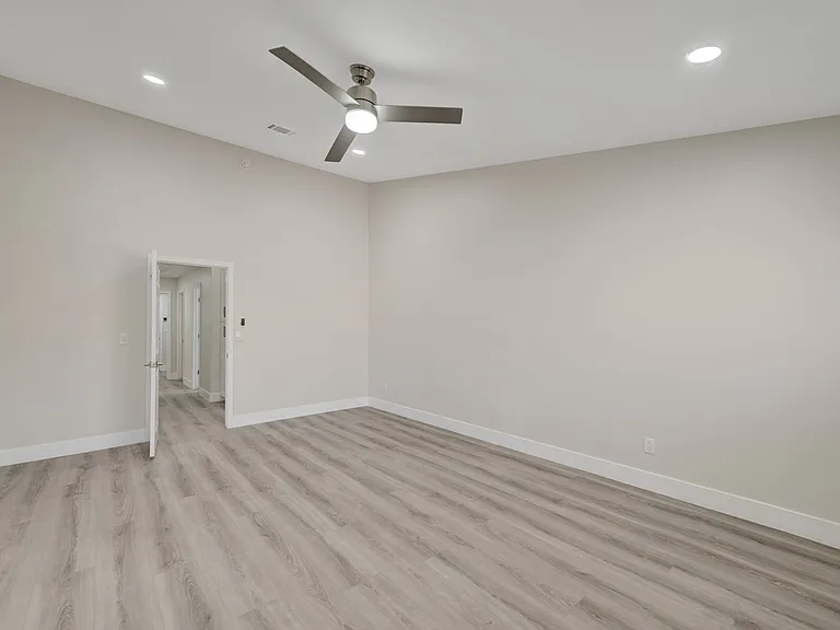 3120 Siena Cir — Photo 23