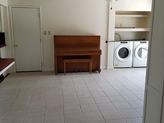 3rd image of 4841 Schuyler Dr