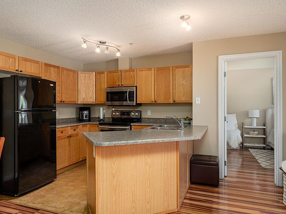 4th image of 13710 150th Ave NW #103