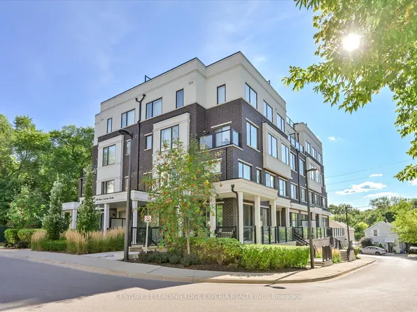 100 Alex Gardner Cir Unit 2, Aurora, ON L4G 3G5