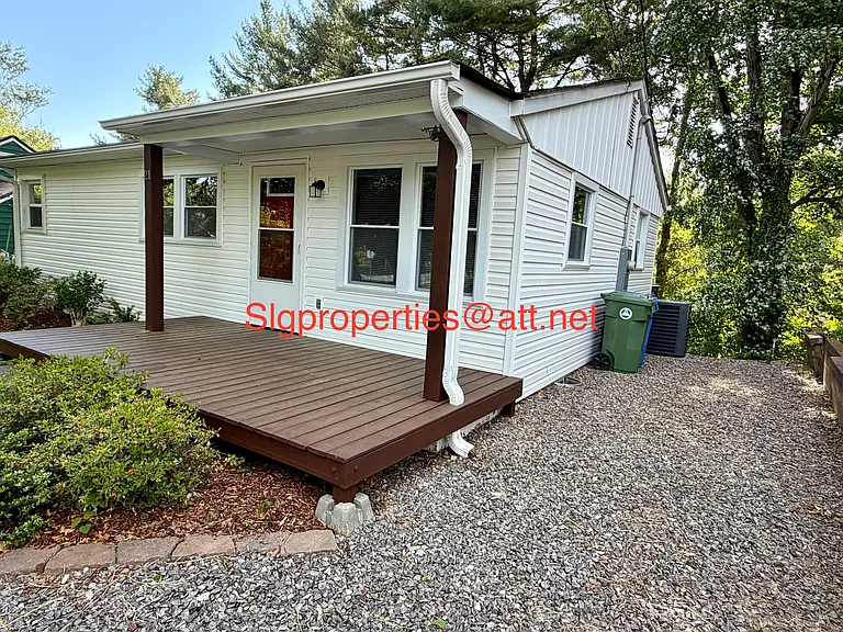 21 Kentucky Dr — Photo 2