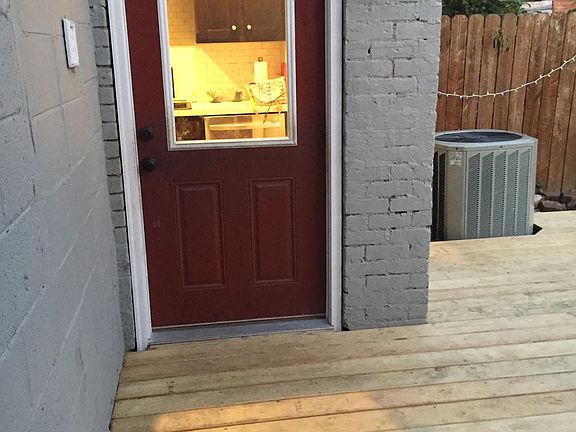 5th image of 903 W Clay St