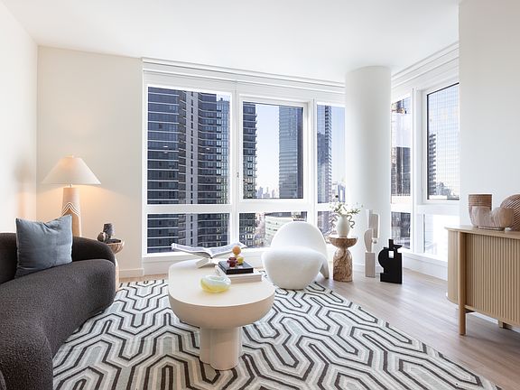 5th image of 2701 Jackson Ave #25A