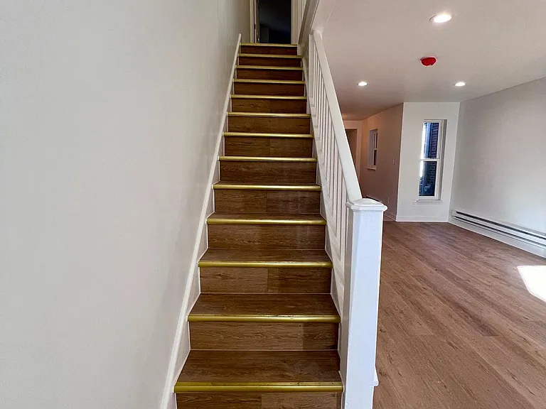 263 E Penn St — Photo 13