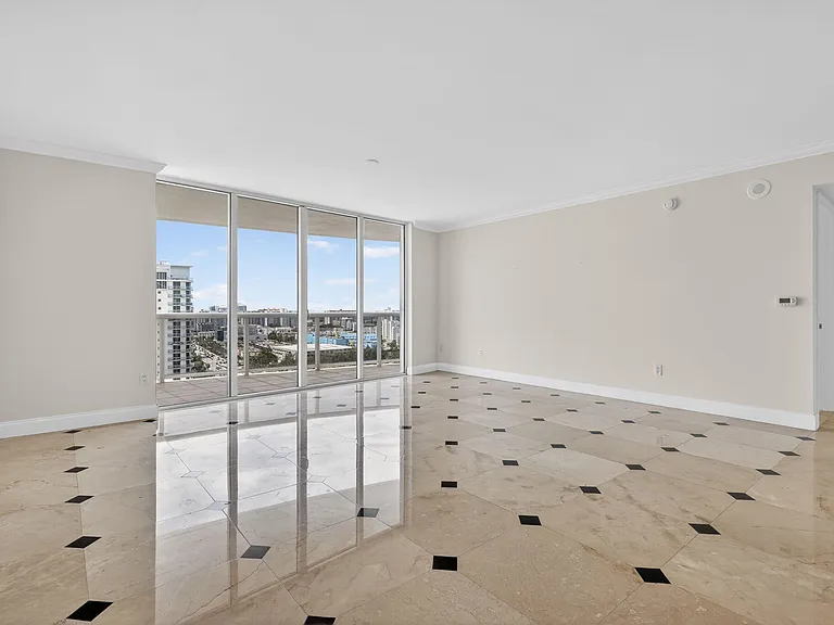 18911 Collins Ave #2303 — Photo 8