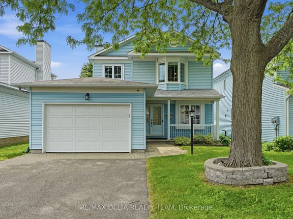 310 McEachern Cres W, Ottawa, ON K1E 3K2