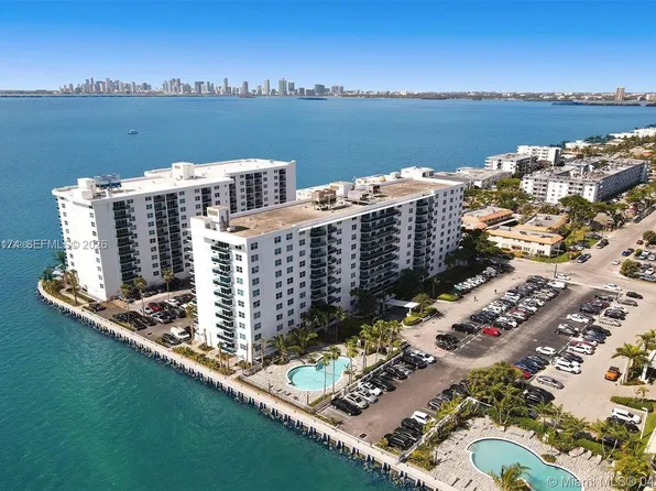 7501 E Treasure Dr, North Bay Village, FL