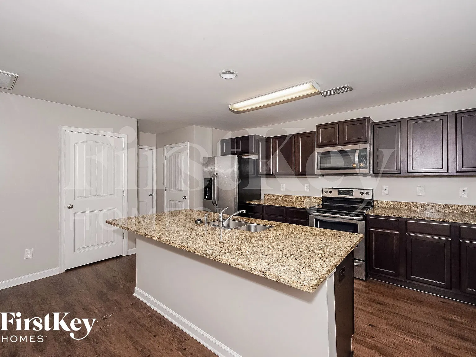 4 bed, 2.5 bath, 2170 sqft, $2,405 — Photo 4