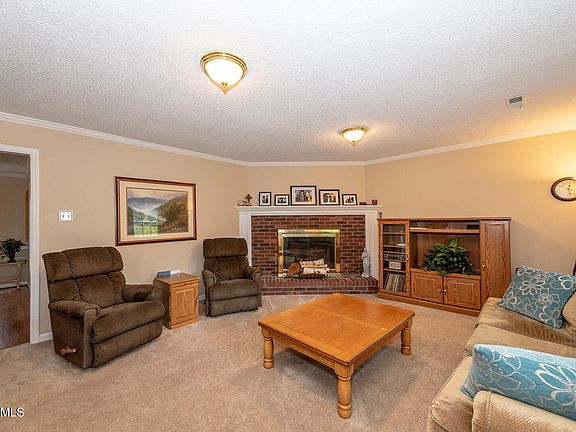 4th image of 10924 Twin Harbour Dr