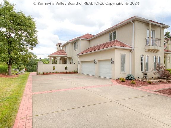 2nd image of 8 Woodvale Hts