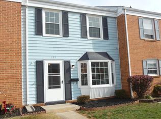 121 Oxford Sq, Vinton, VA 24179