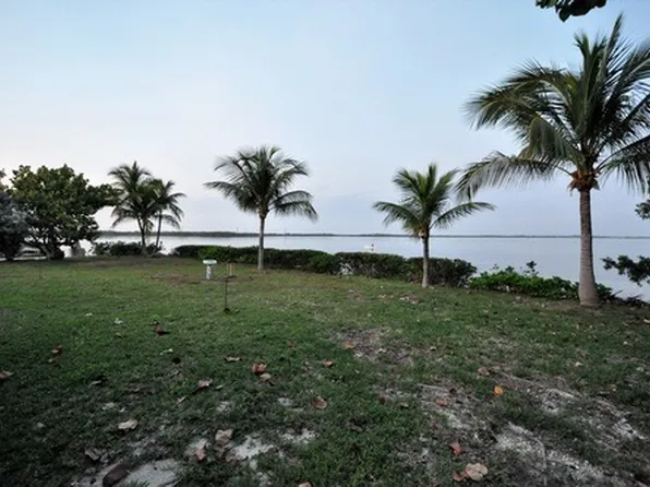 17243 Starfish Ln, Sugarloaf Key, FL 33042