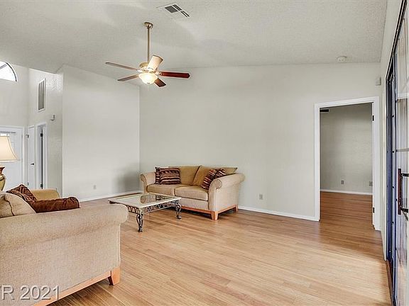 3rd image of 5700 Colwood Ln