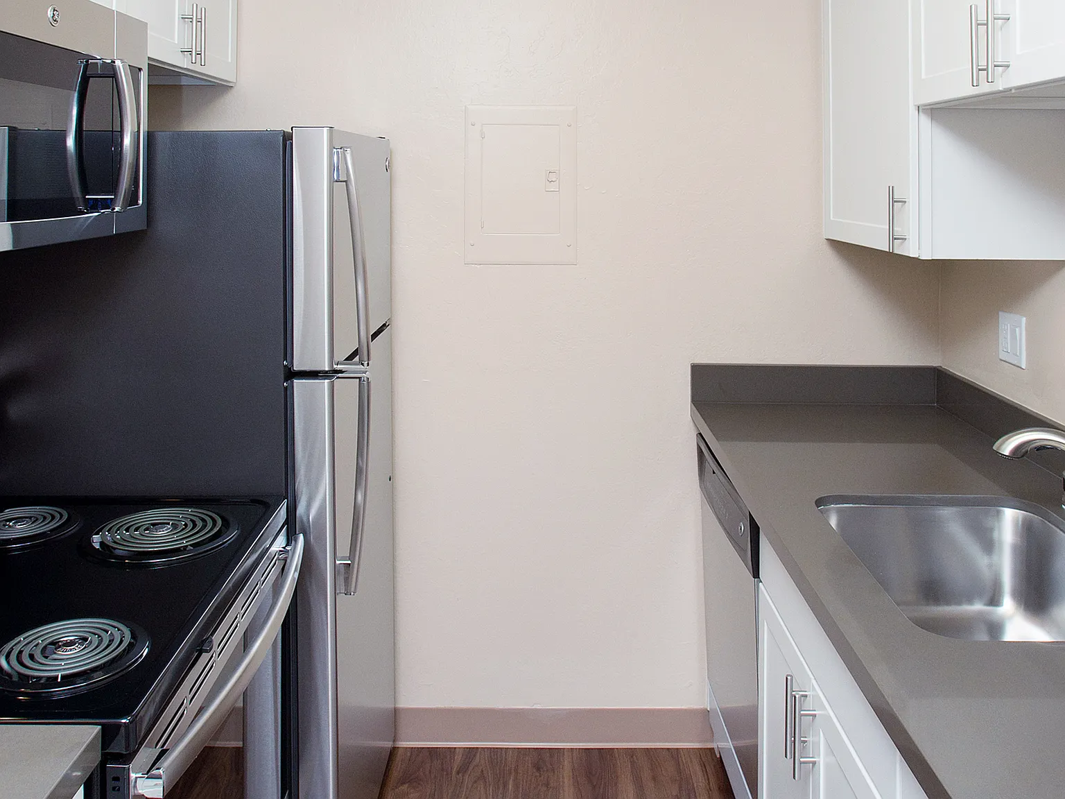 Lincoln Glen Apartments — Photo 1