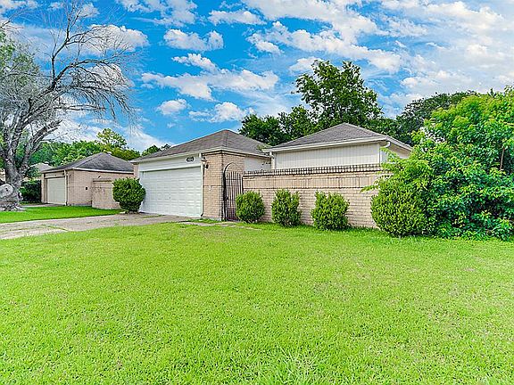 3rd image of 4119 Knoll Glen Dr