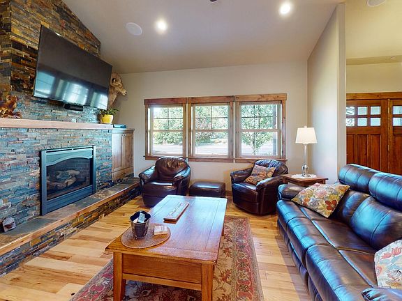 5th image of 1892 Dairy View Ct