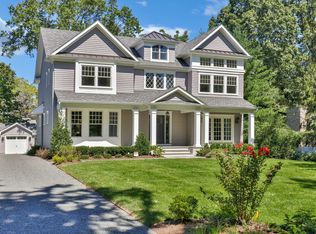 6 Clover Ln #A, Rumson, NJ 07760