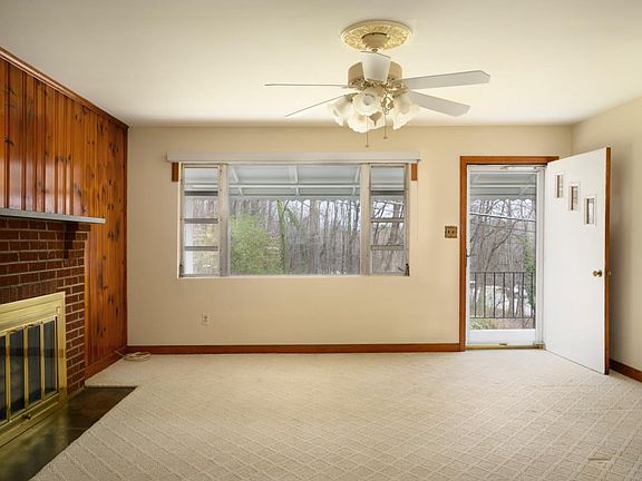 3rd image of 2632 Mayflower Dr