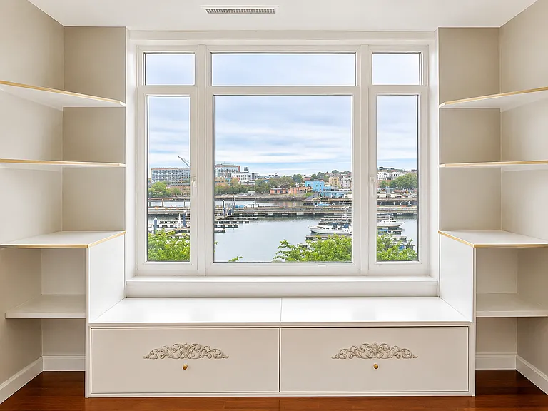 100 Harborview Dr #204 — Photo 9