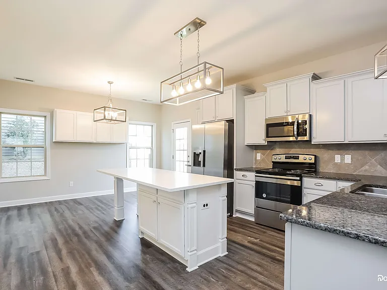 412 McCarthy Dr — Photo 4