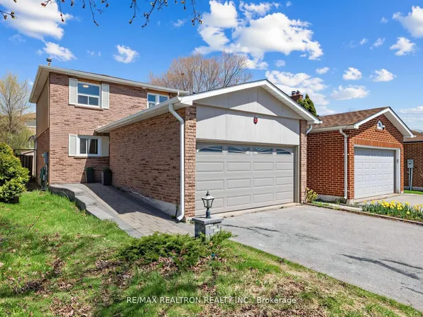 38 Gray Cres, Richmond Hill, ON L4C 5V5