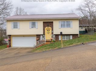5004 Black Oak Dr, Cross Lanes, WV