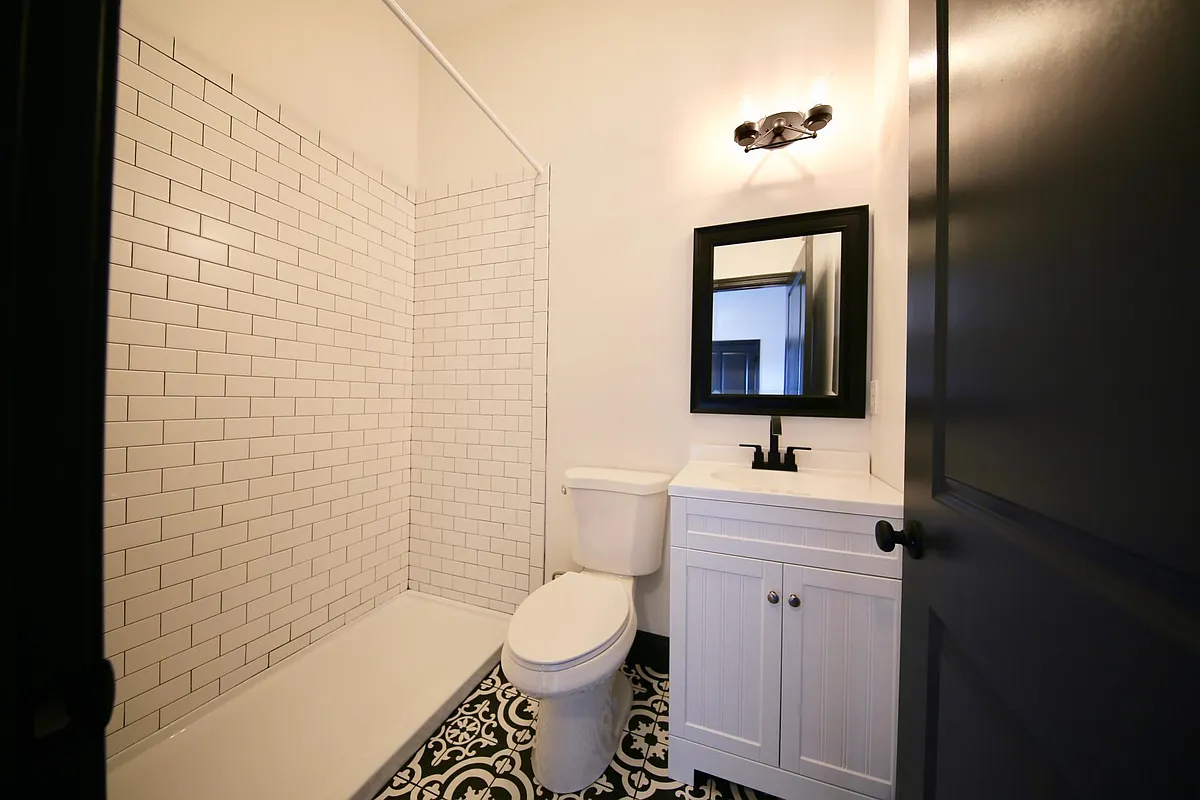 Building Photo - 125 Tobey St #3