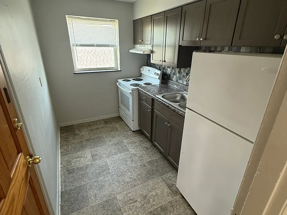 1315-15 Covington Ave #2