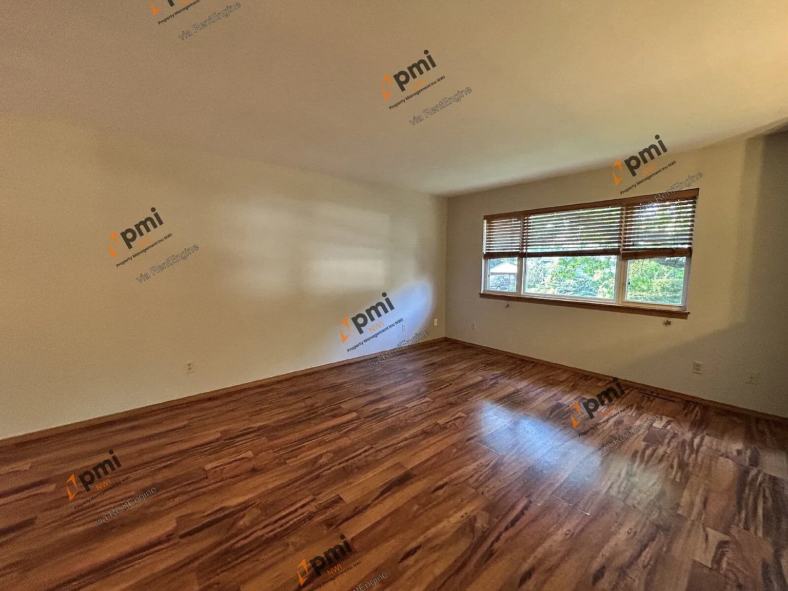 3 bed, 1.0 bath, 1075 sqft, $1,550 — Photo 4