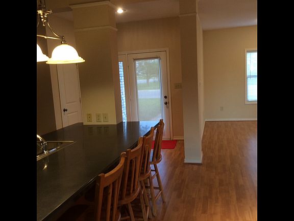 4th image of 1601 Southgate Dr