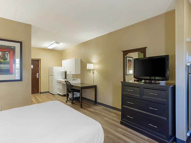 Studio Suite - 1 Queen Bed