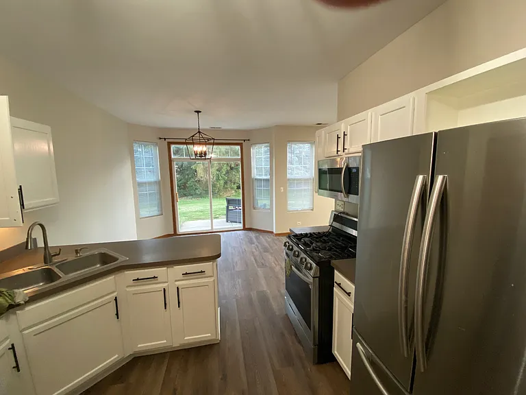 610 Springbrook Trl N — Photo 7
