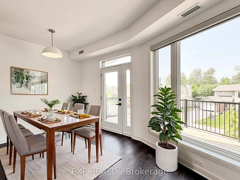 25 Fair Oaks Cres #E — Photo 11