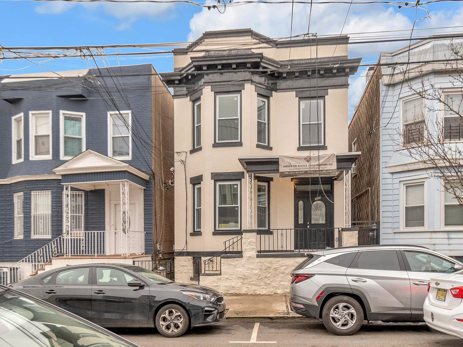 2 bed, 1.0 bath, $2,500 — Photo 1