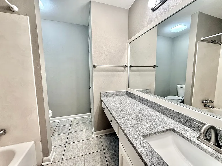 16820 Dahlgren Ave — Photo 8