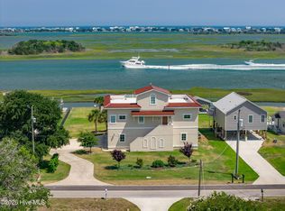 1044 Mallard Bay Rd, Hampstead, NC 28443