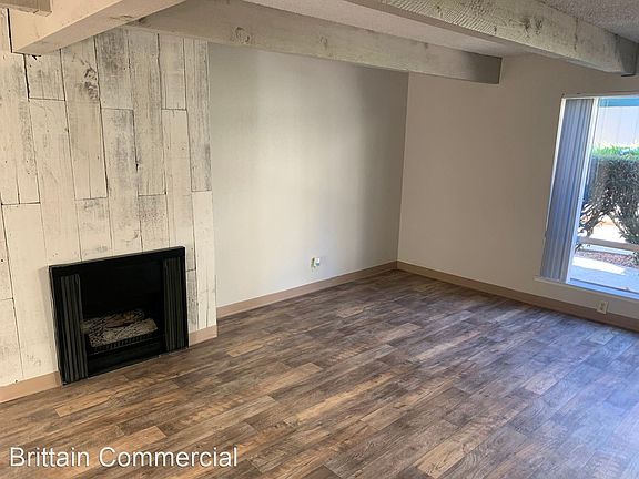 4th image of 2306 Capitol Ave #13
