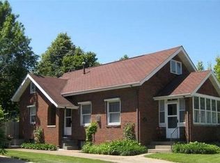 911 Union St, Pella, IA 50219